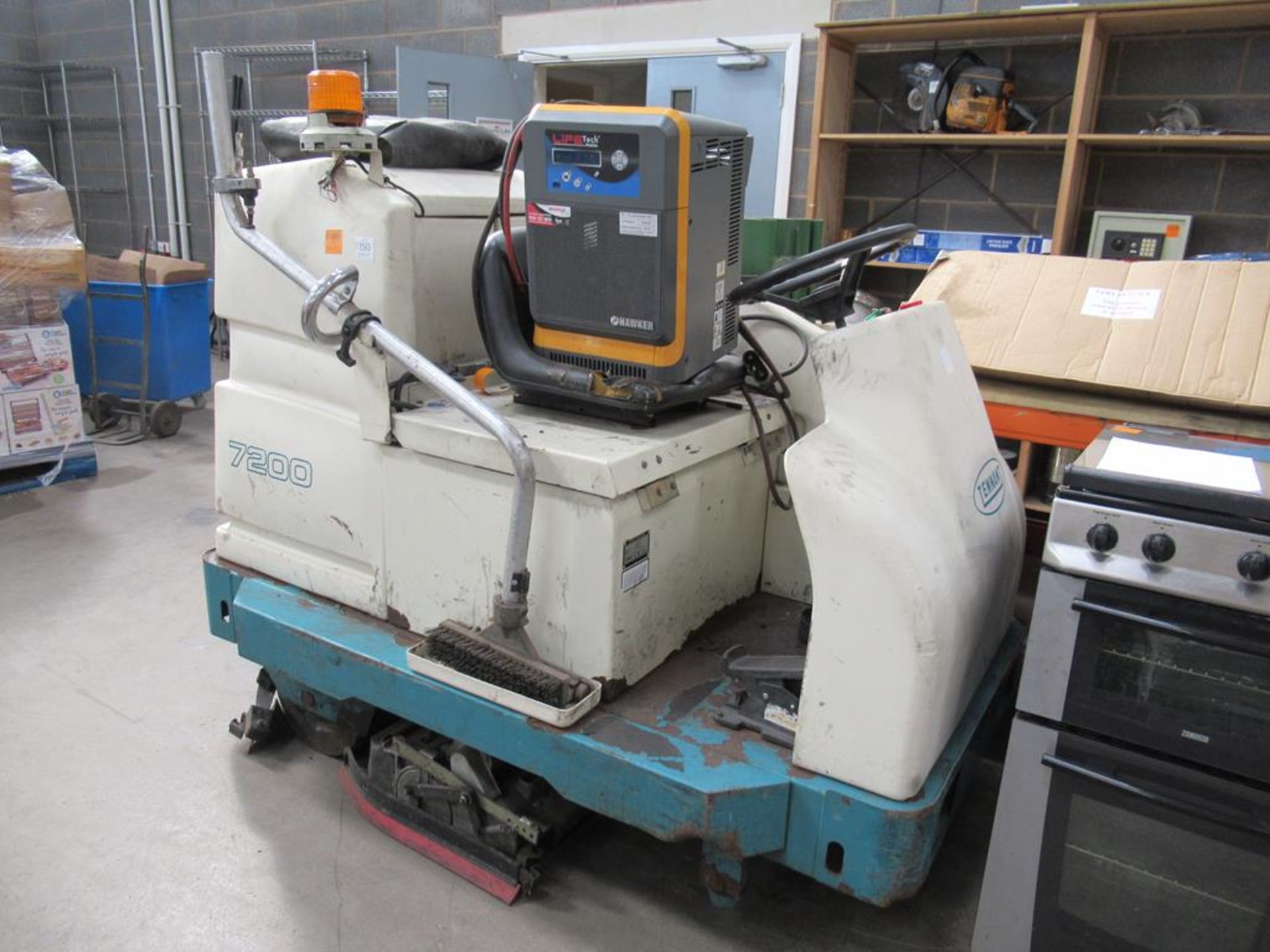 A Tennant 7200 ride on scrubber dryer - Image 2 of 10