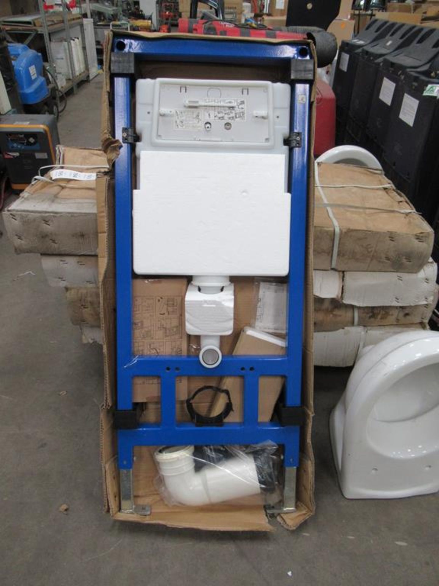 Concealed toilet kit, including ceramic pan (boxed) - Image 4 of 4