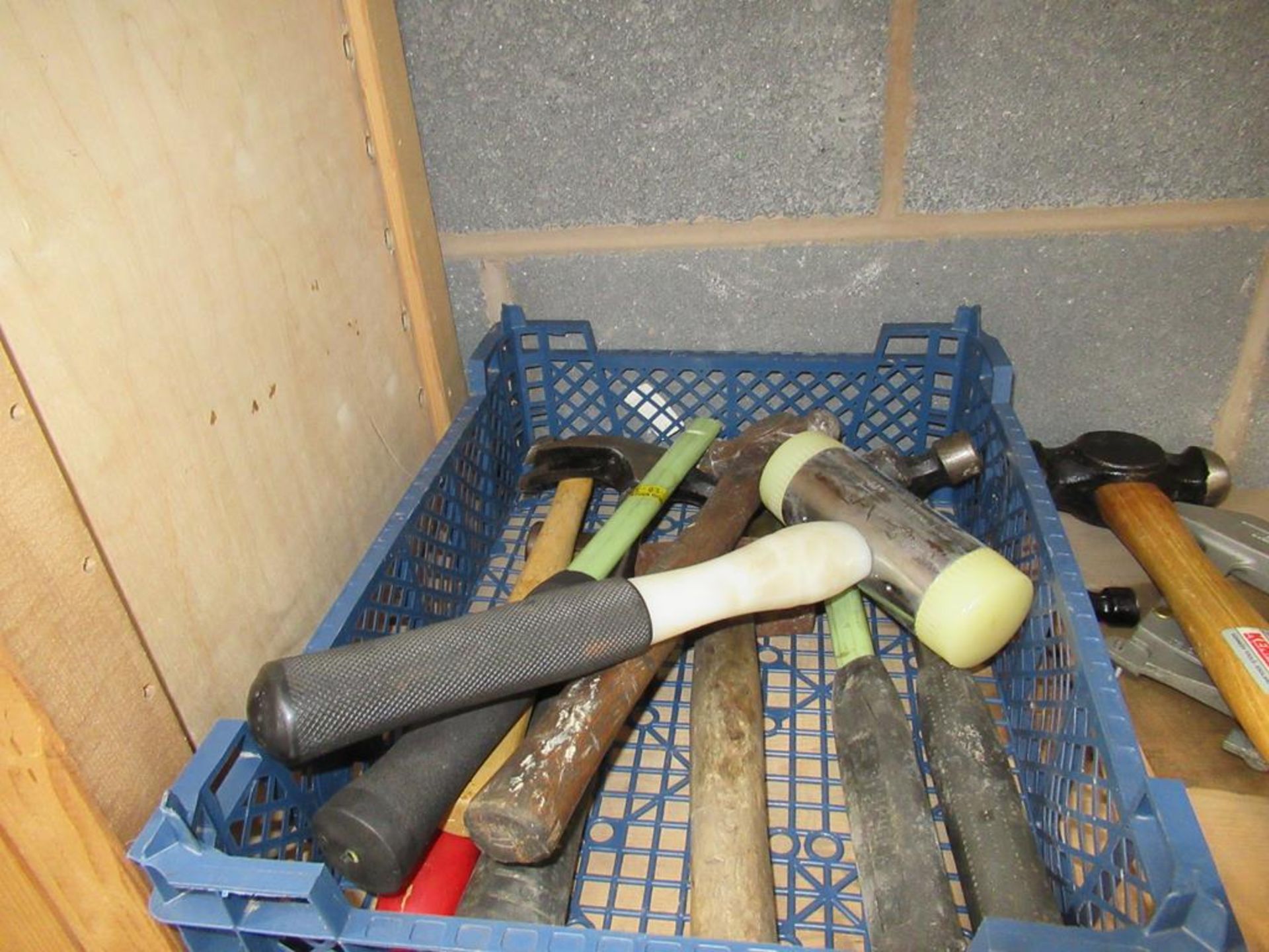 Box to contain Qty of Hand Tools - Image 3 of 3