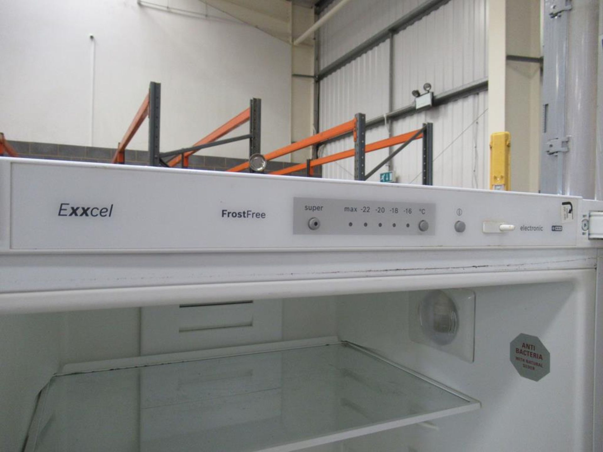 Bosch 'Exxcel' Upright Fridge Freezer - Image 3 of 4