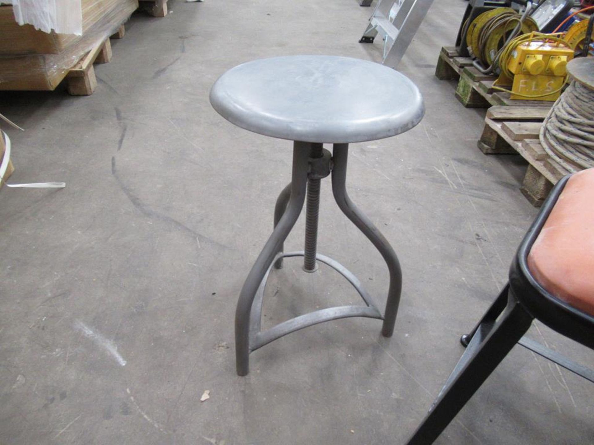 2 x low stools - Image 2 of 3