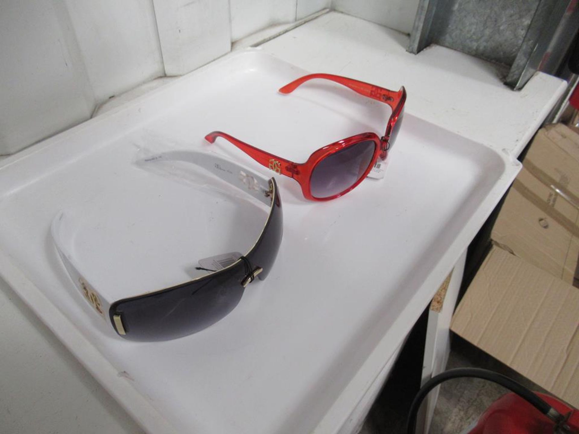 96 Pairs Gucineri GR018 Red and Leopard Colour and 24 Pairs Gucineri MJ26 Ladies Sunglasses - Image 2 of 2