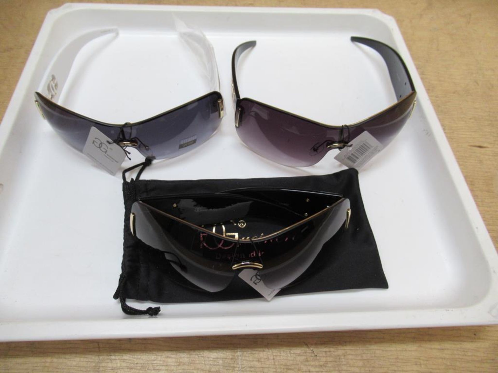 Approx x 130 Various Gucineri Designer Sunglasses with pouch and case - Image 3 of 3