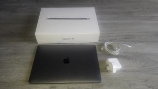 Apple MacBook Air, 13" Retina True Tone (2019), 1.