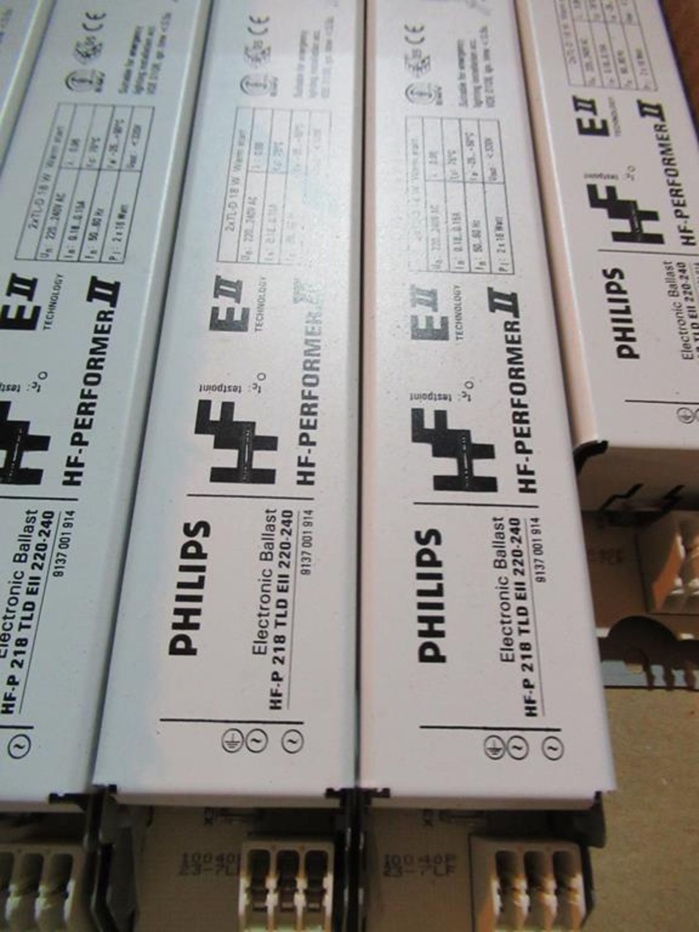 36 x Philips Electronic Ballast HF Performer 2 x 18w Lamps 220-240V 50/60Hz, 16 x Philips Lamp - Image 4 of 4