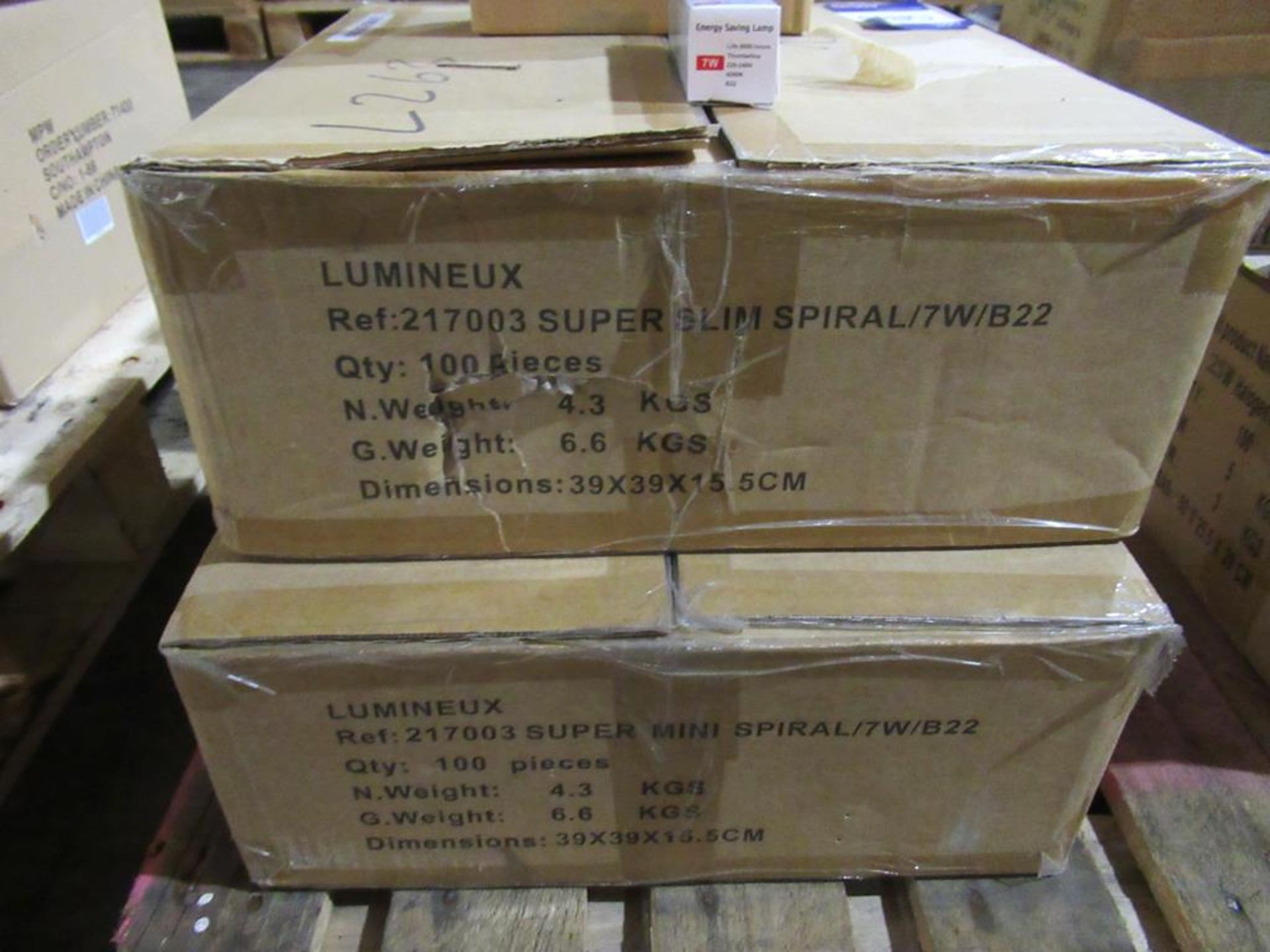 200 x Lumineux 7W Thumberlina B22 4200K 220-240V OEM Trade Price £490 - Image 2 of 4