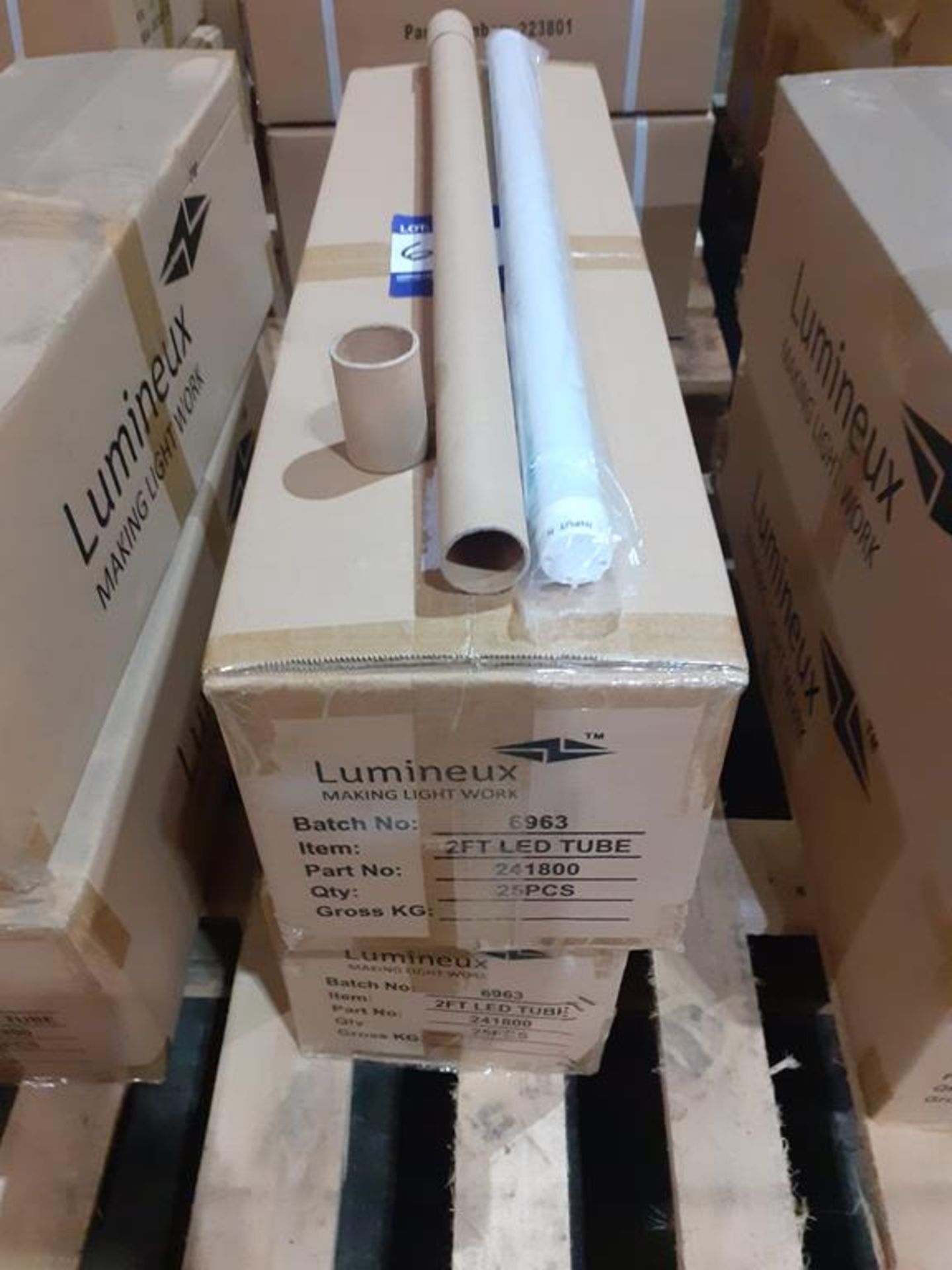 50 x Lumineux 2ft LED Tube 10W 4000K 1050lm 85-265V OEM Trade Price £367 - Image 2 of 4