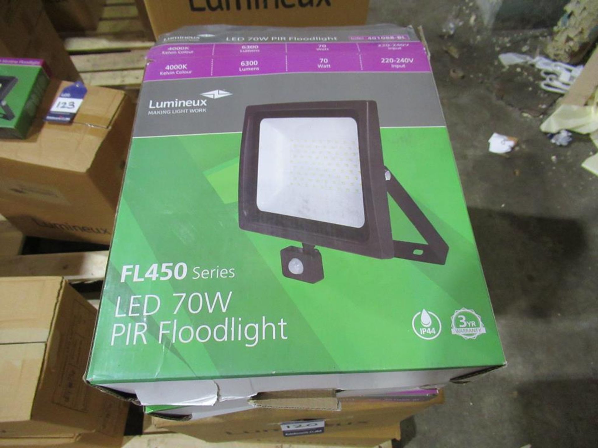 14 x LED 70W PIR Floodlight 4000K 220-240V OEM Trade Price £ 980 - Image 3 of 3