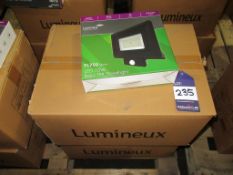 20 x Lumineux LED 70W PIR Floodlight 4000K 220-240V OEM Trade Price £ 1840