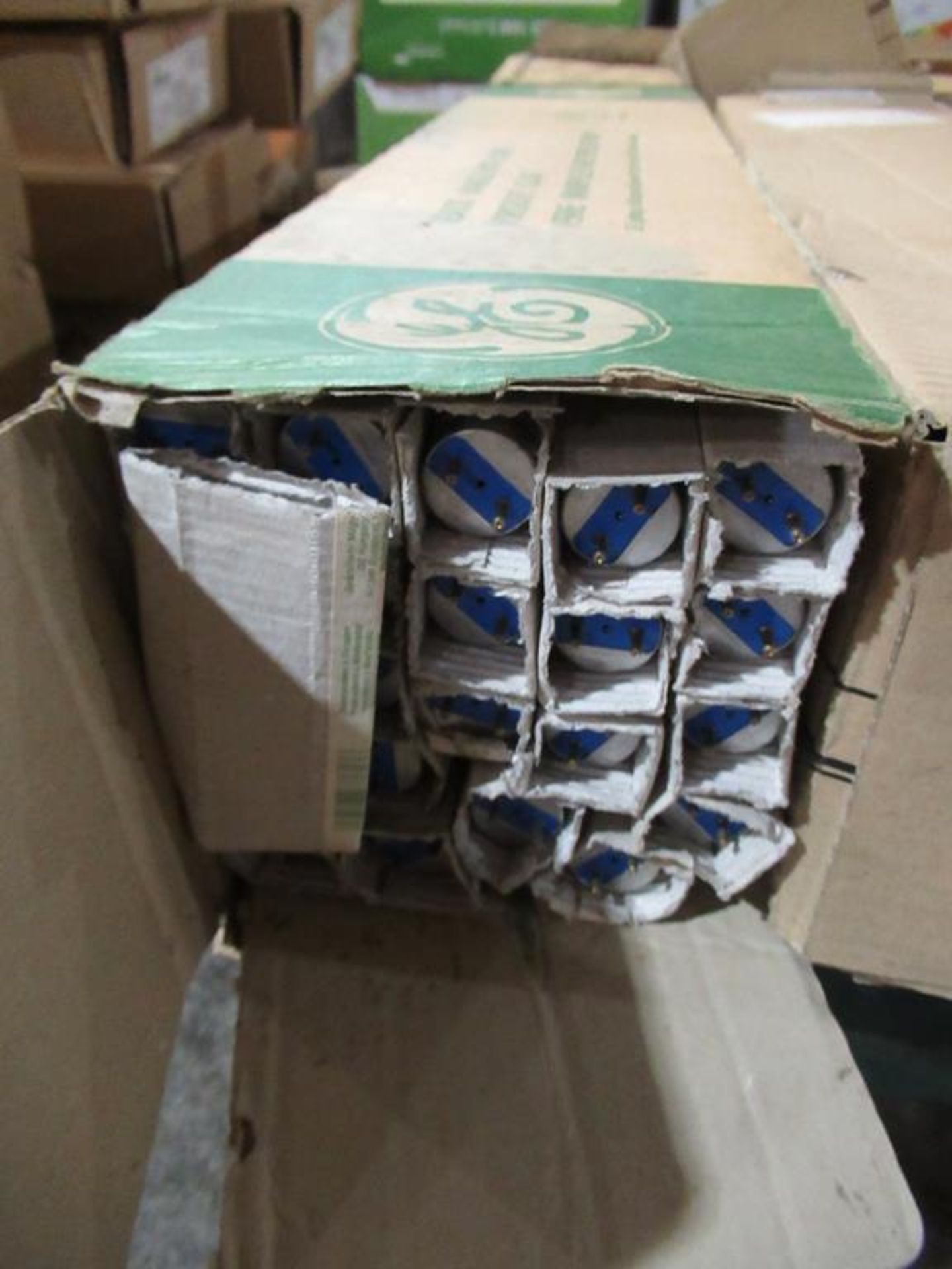 x Mixed Pallet of GE and Philips Tubes to contain all different lengths - Image 2 of 6