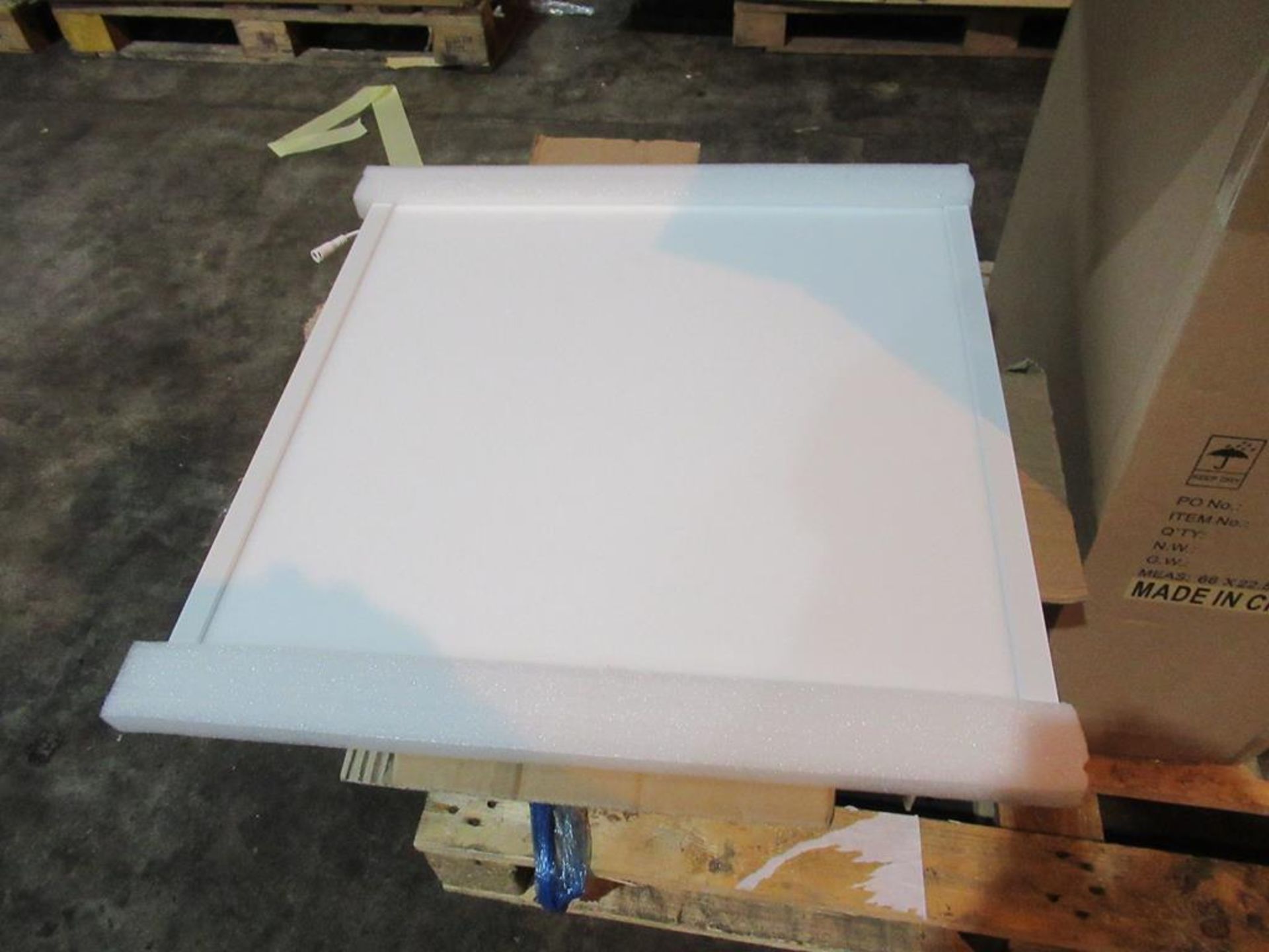 10 x Lumineux 32W 600x600 LED Panel 4000K White TP(b) NO DRIVERS OEM Trade Price £ 220 - Image 3 of 3