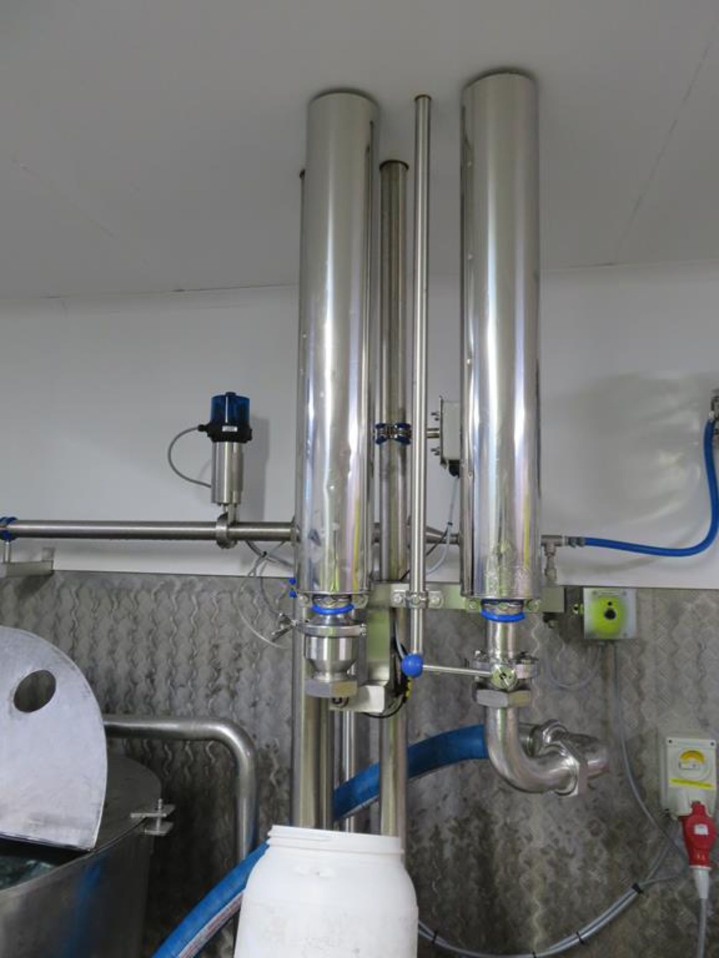 Mix Set A including a 500 Litre Stainless Steel Mixing Tank, Manifold, Alliance Pump & Definox Valve - Image 3 of 7