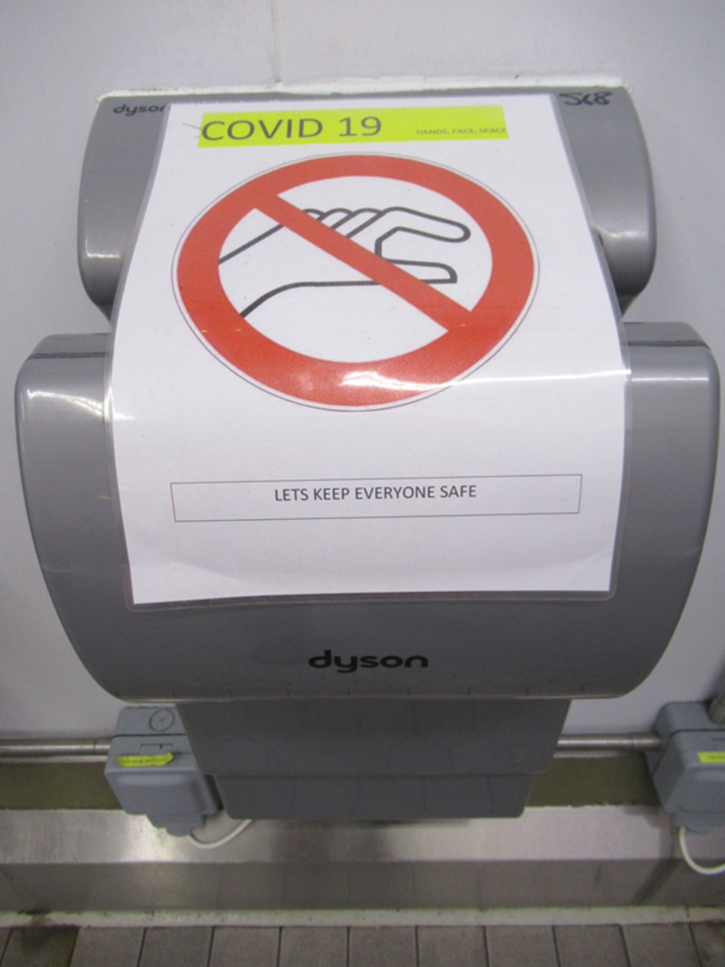 3 x Dyson Airblade Hand Dryers - Image 3 of 5