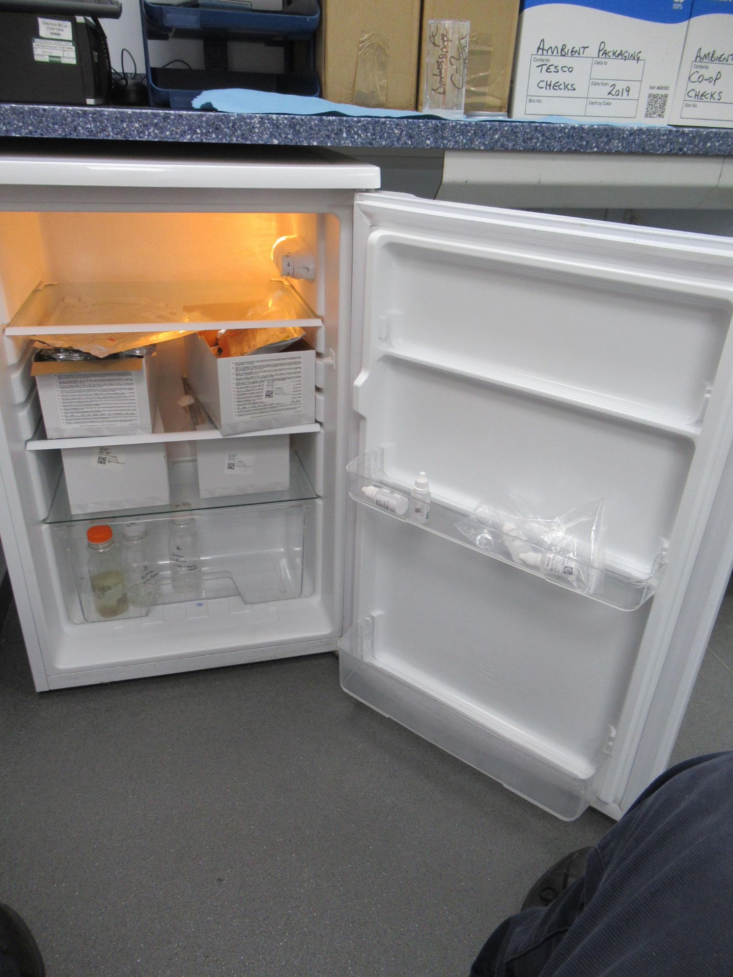 Currys Essential Undercounter Fridge - Image 2 of 5
