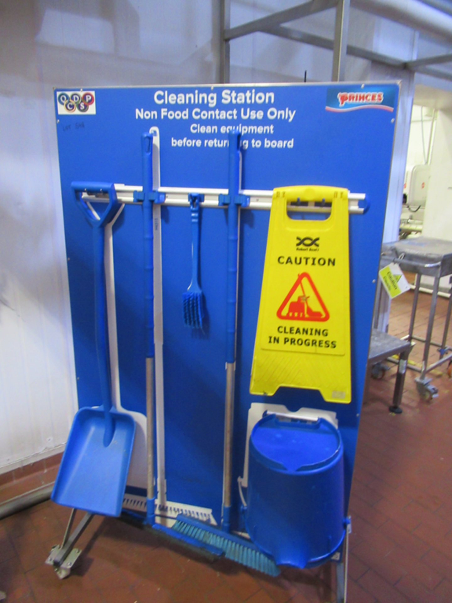 Mobile Double Sided Cleaning Station