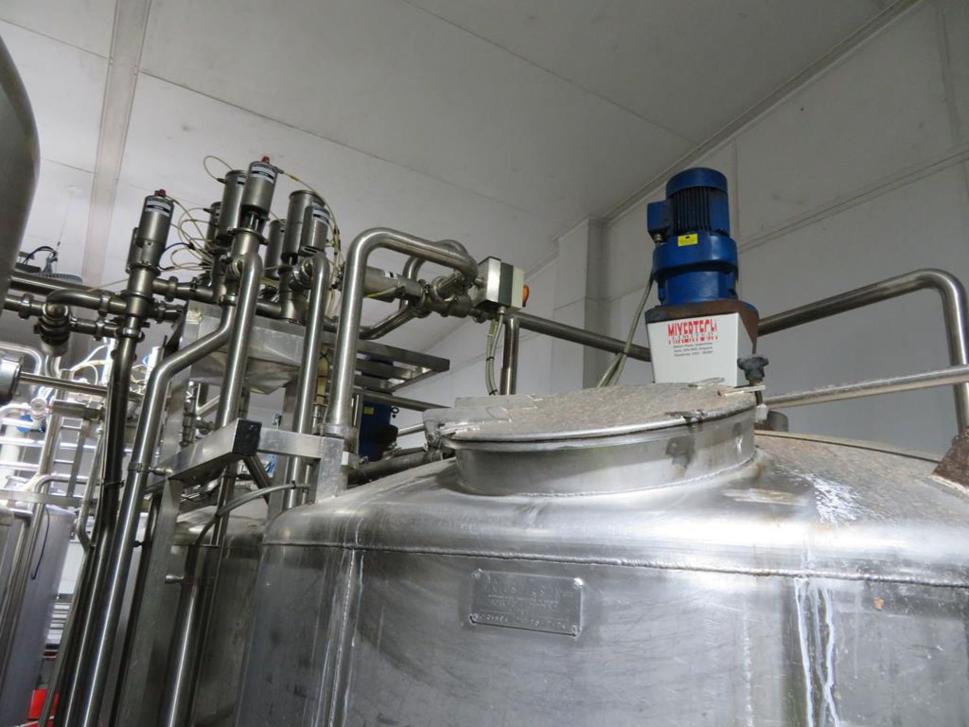 2 x Gusti Stainless Steel Tanks with High Level, Ground Level Valve Matrices