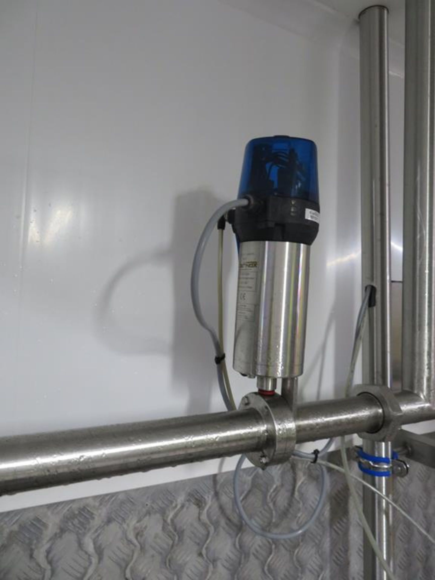 Mix Set A including a 500 Litre Stainless Steel Mixing Tank, Manifold, Alliance Pump & Definox Valve - Image 7 of 7