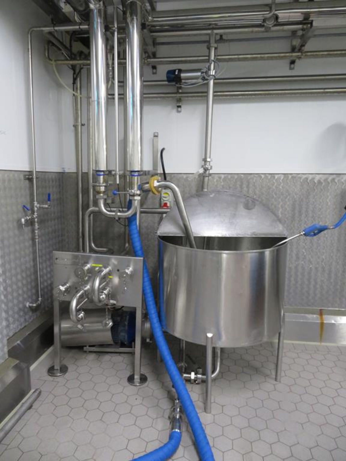 Mix Set B including a 500 Litre Stainless Steel Mixing Tank, Manifold, Pump & Definox Valve