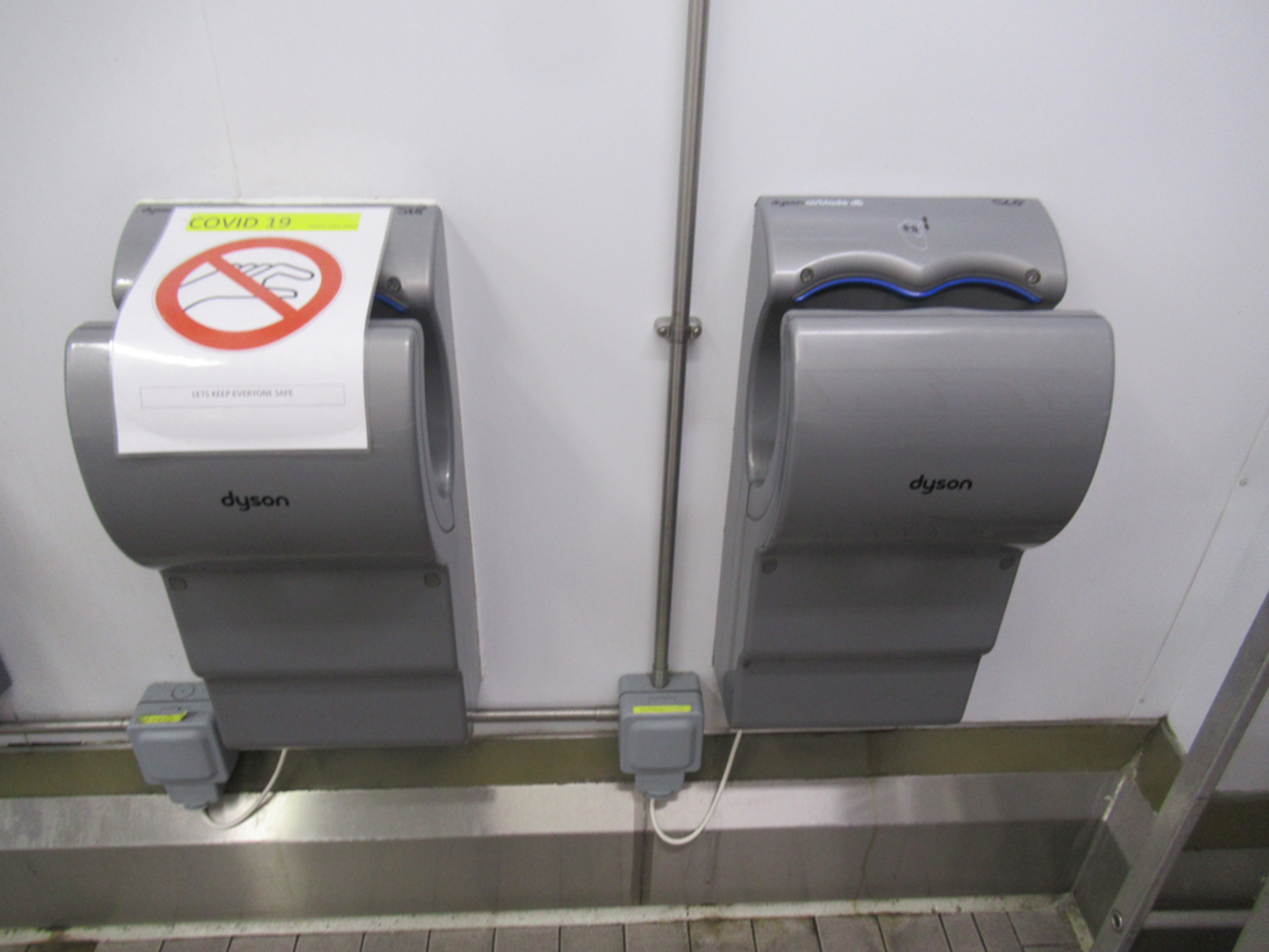3 x Dyson Airblade Hand Dryers - Image 4 of 5
