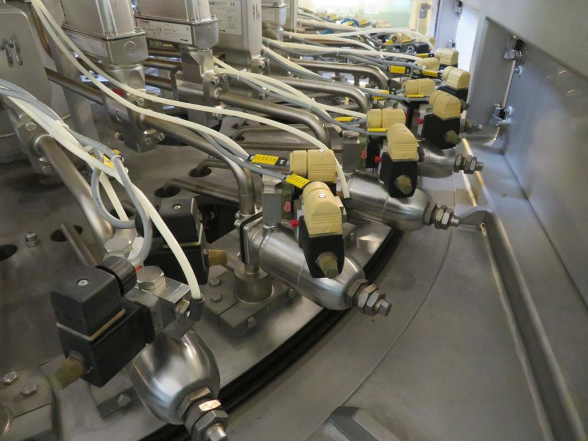 Elofill Rotary Clean 1200-40 Head Bottle Filler with 8 Head Screw Capper, Meyer Cap Hopper with Feed - Image 7 of 25