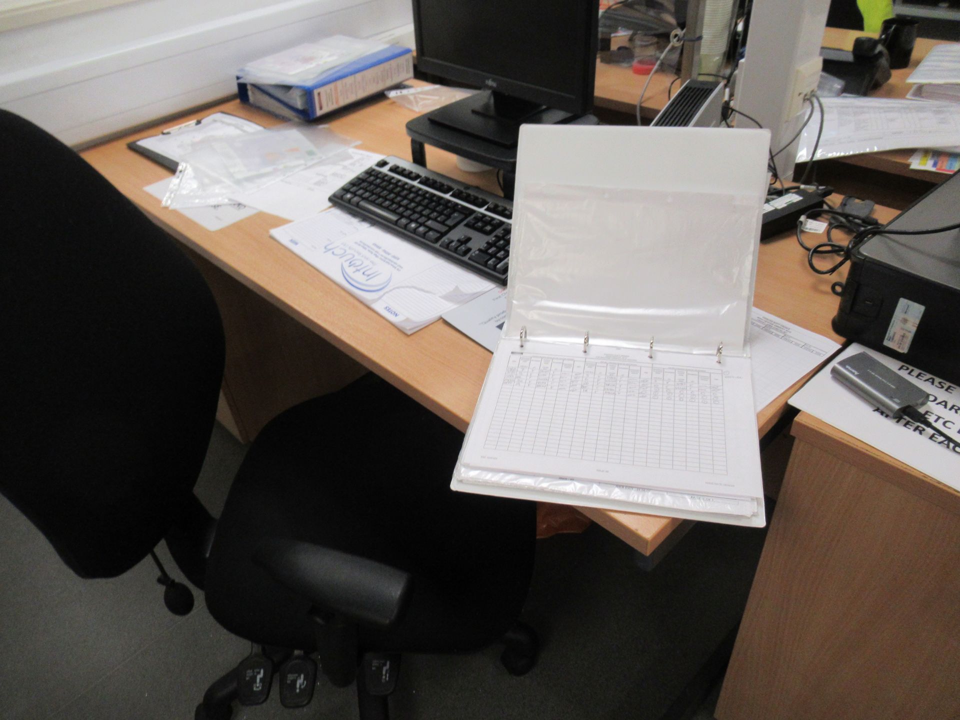 Content of the office desks, 5 x various office desks, 5 x mobile chairs, 2 x tambour fronted cupboa - Image 4 of 9