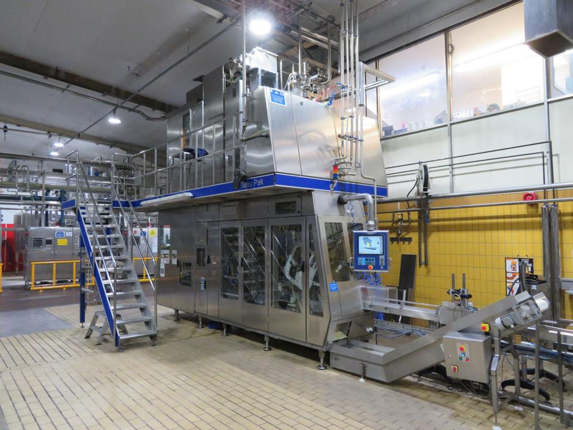 Filling Line A - 9000 Units/Hr, Tetra Pak - Image 13 of 36