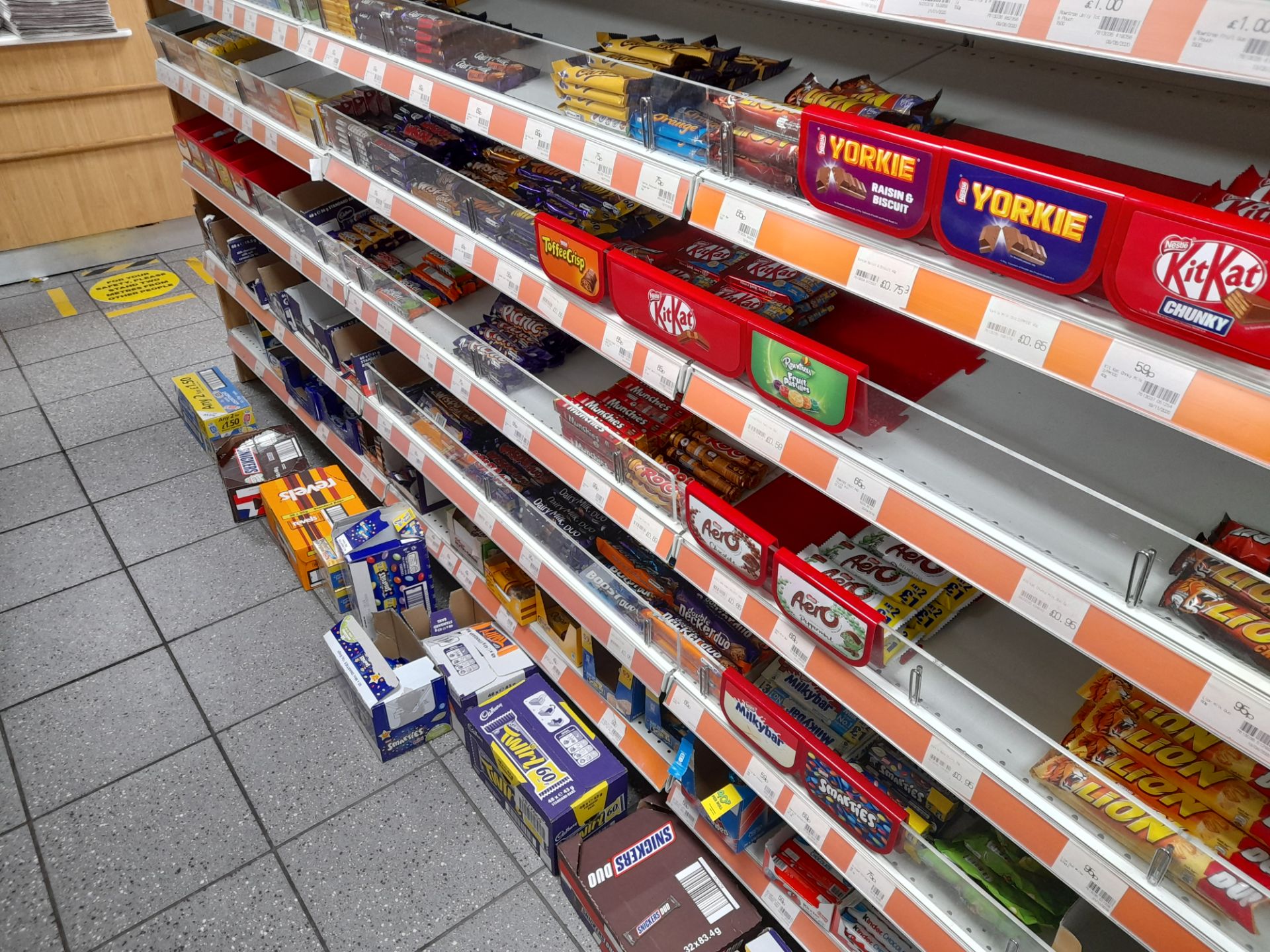 Contents to double sided shop display to include large quantity of assorted confectionary, crisps, - Image 5 of 20