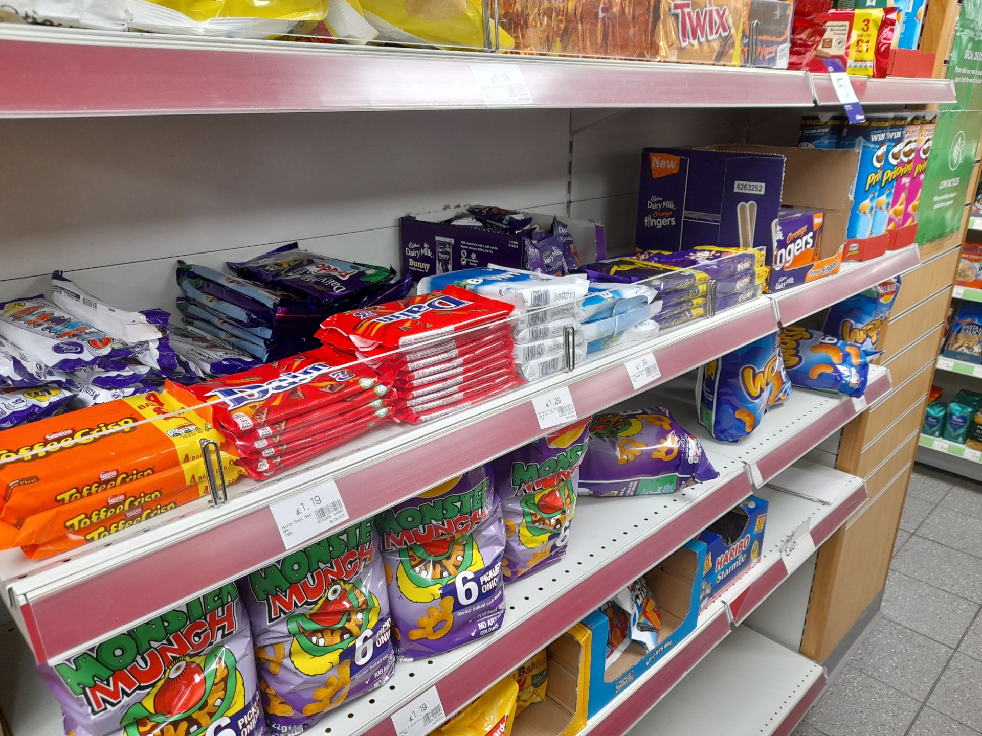 Contents to double sided shop display to include large quantity of assorted confectionary, crisps, - Image 19 of 20
