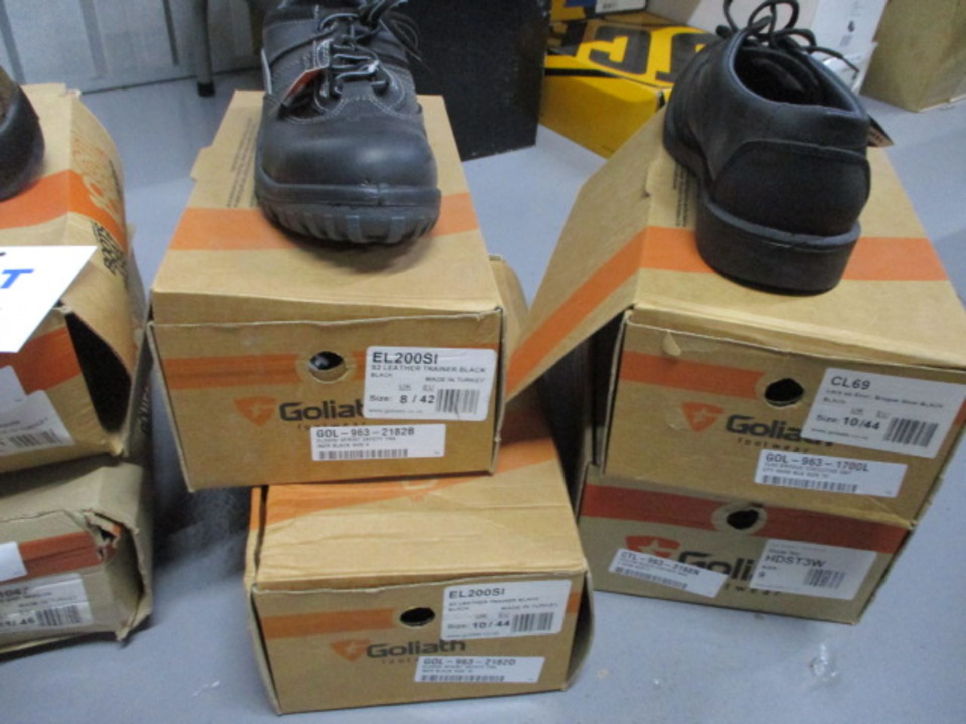 Safety footwear - Image 3 of 4