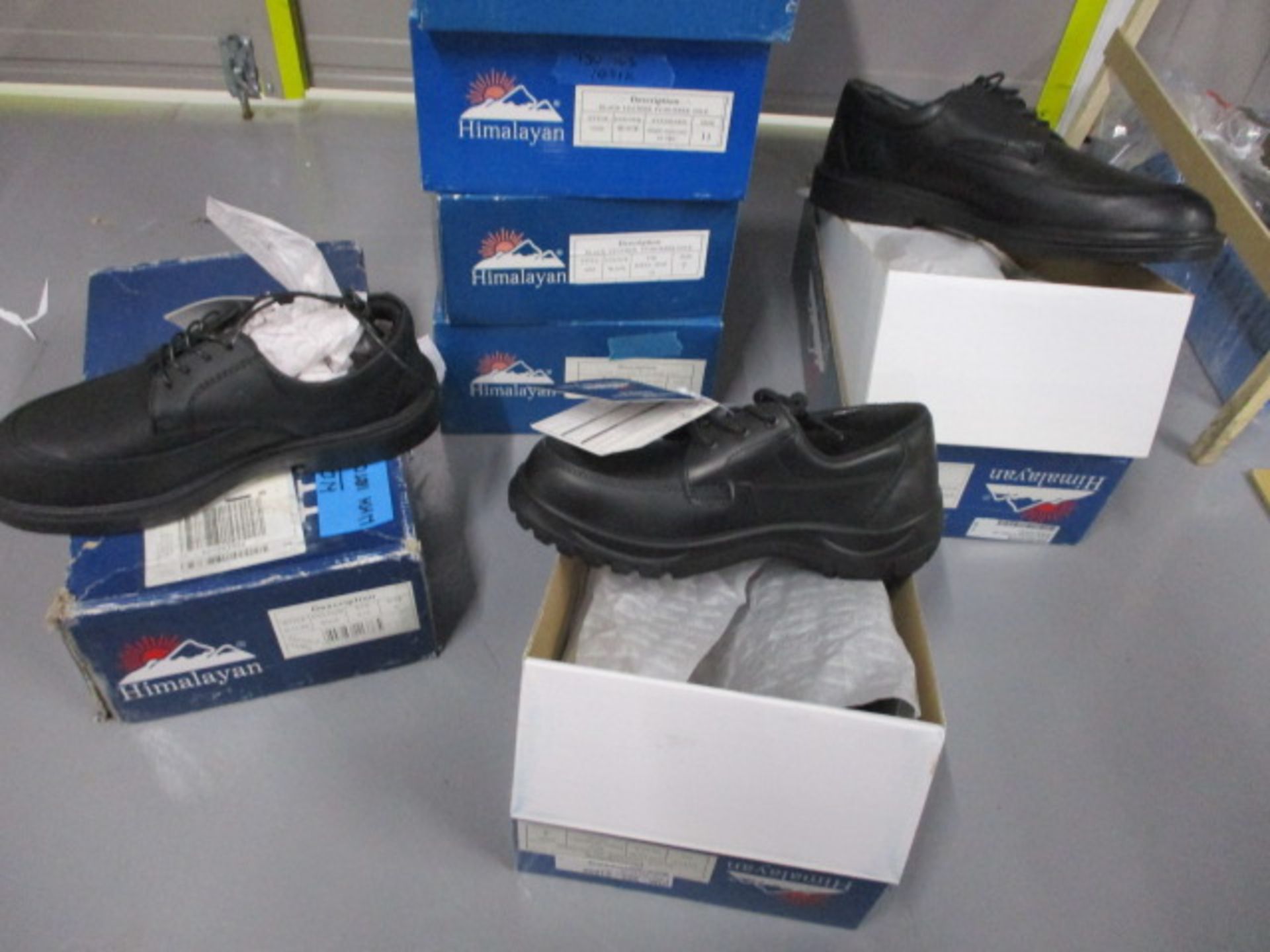 Safety footwear - Image 2 of 5