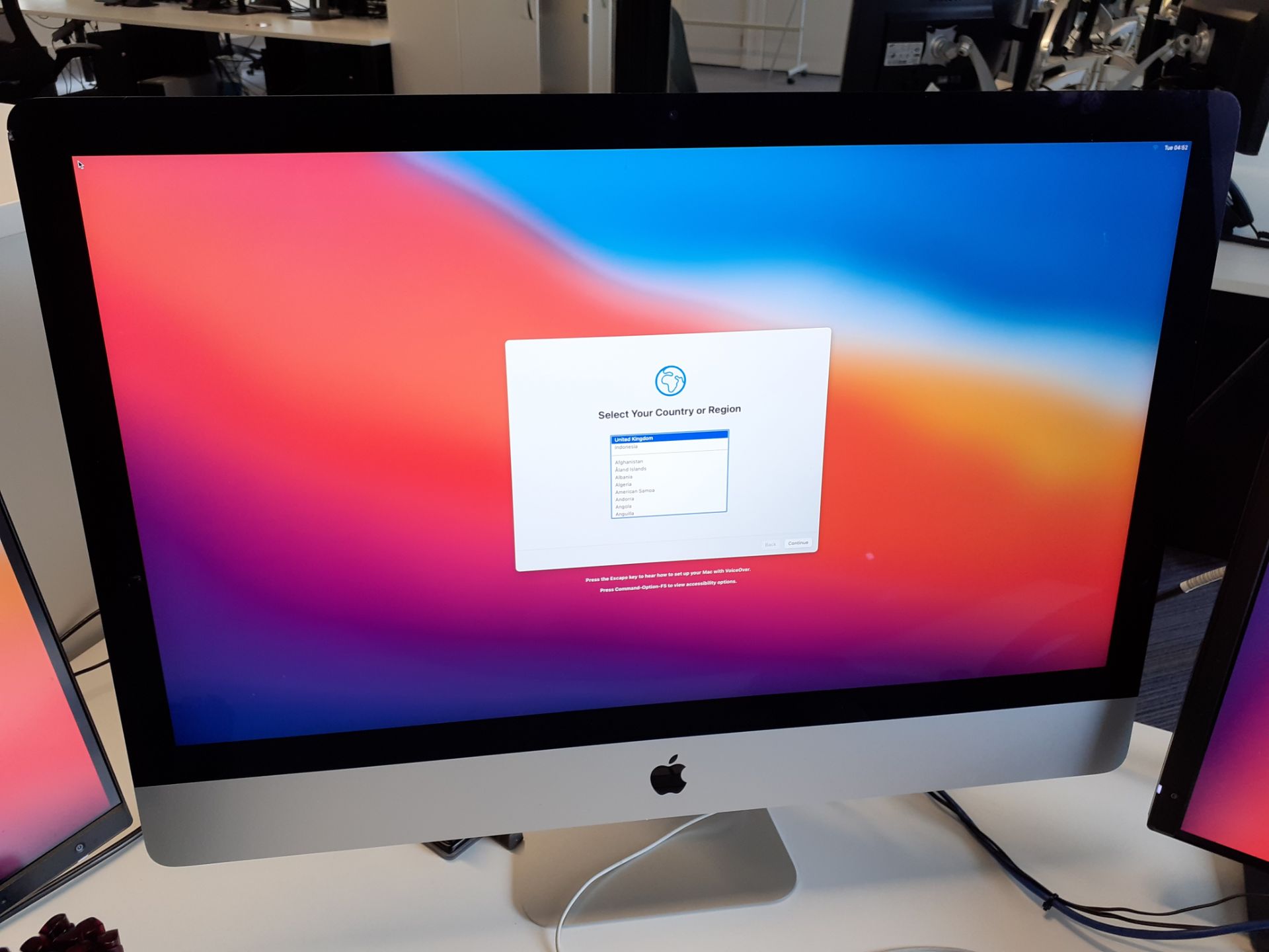 Apple iMac 27” 5K A1419 Computer, 4Ghz, 32Gb, Serial Number DGKRC08XGQ18 (Late 2015) with Keyboard &