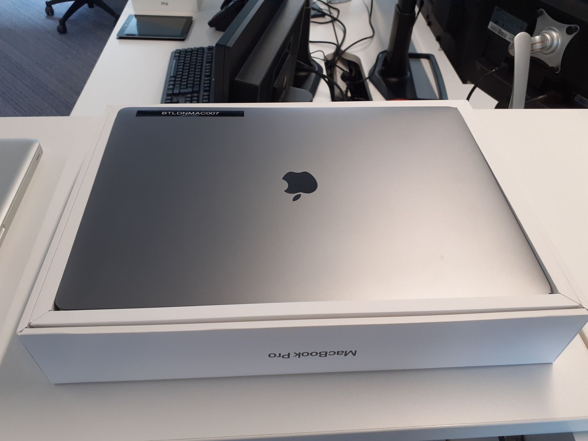 Apple A2141 MacBook Pro 16” Retina Laptop Computer