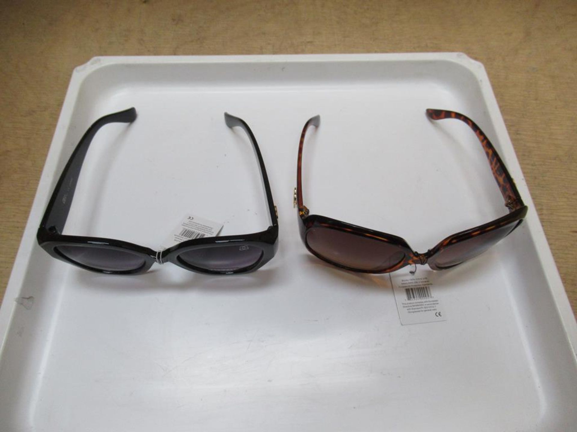 Approx 300 x Various Gucineri Designer Sunglasses - Image 2 of 3