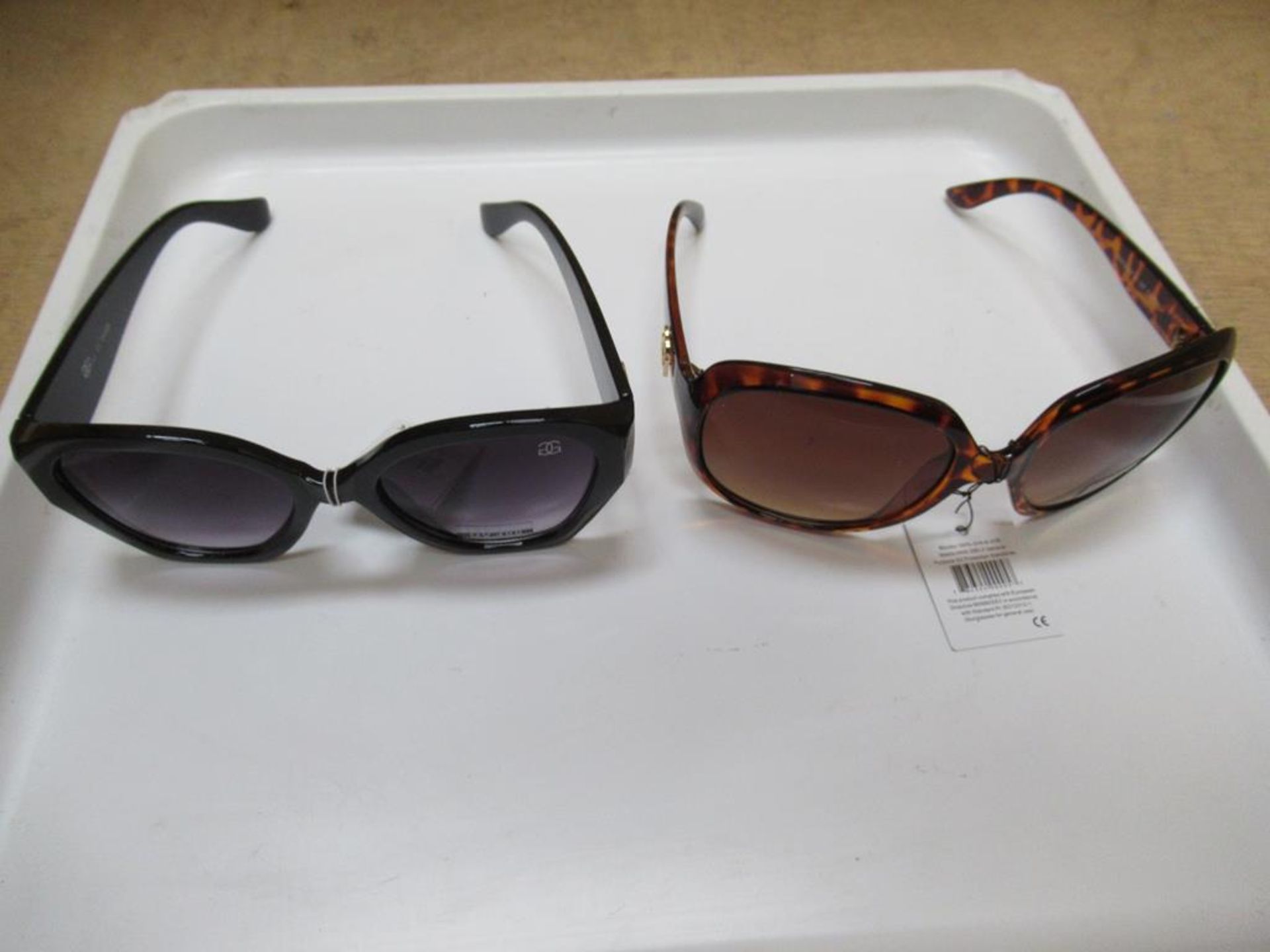 Approx 300 x Various Gucineri Designer Sunglasses