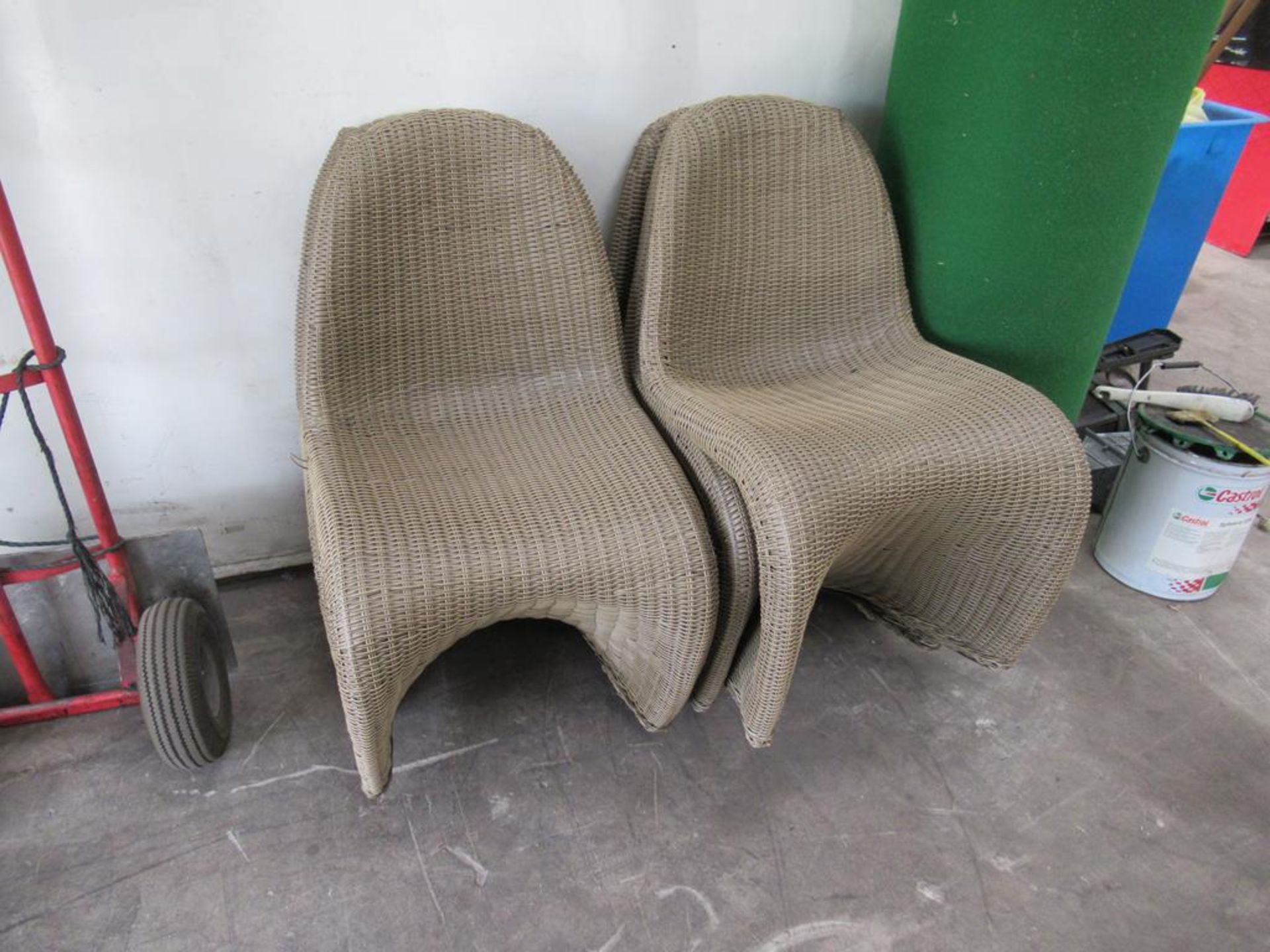 5 x wicker chairs - Image 2 of 2