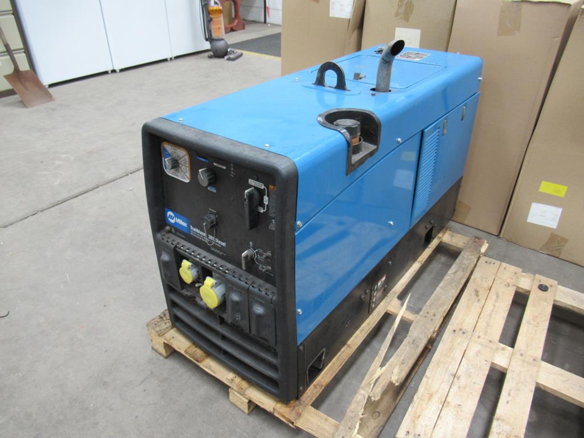 Miller Trail Blazer 302 diesel AC/DC diesel welding generator - Image 3 of 7