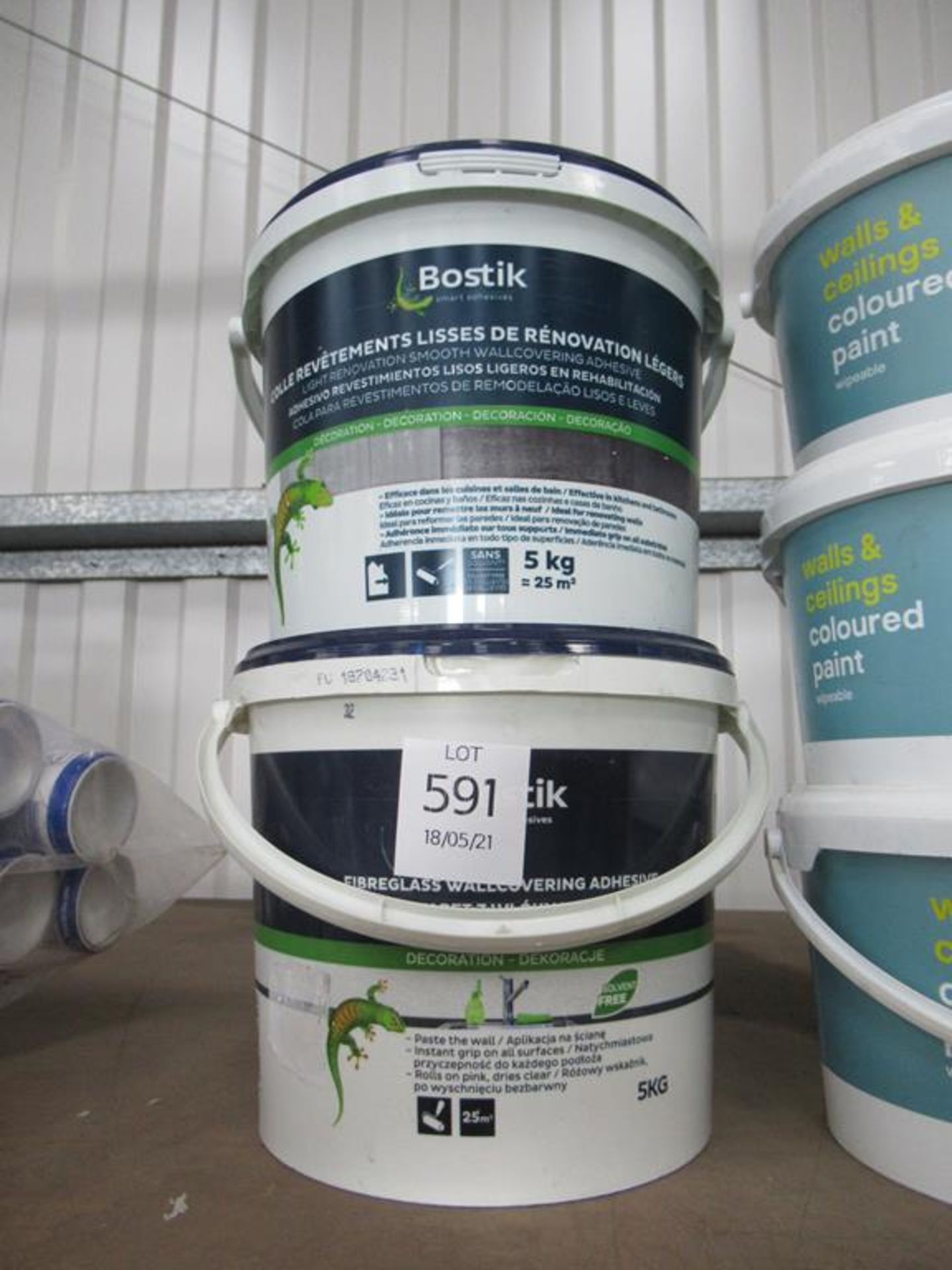 2 x 5kg Bostik fibreglass wall covering adhesive, 2 x 2.5L matt emulsion paint (2 x Mendoza), 1 x 2. - Image 3 of 3