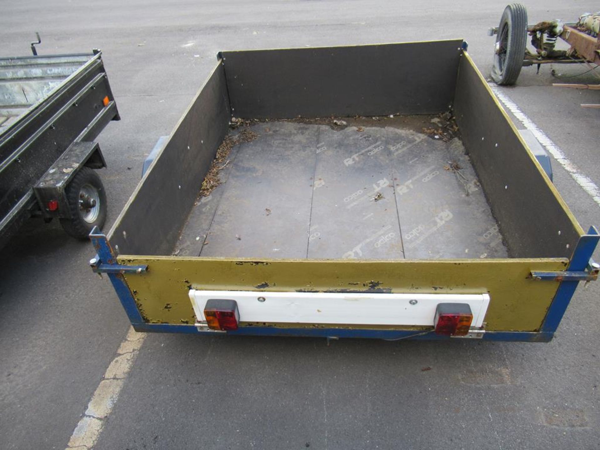 4' x 6' drop door alloy body trailer with legal lights - Image 3 of 3