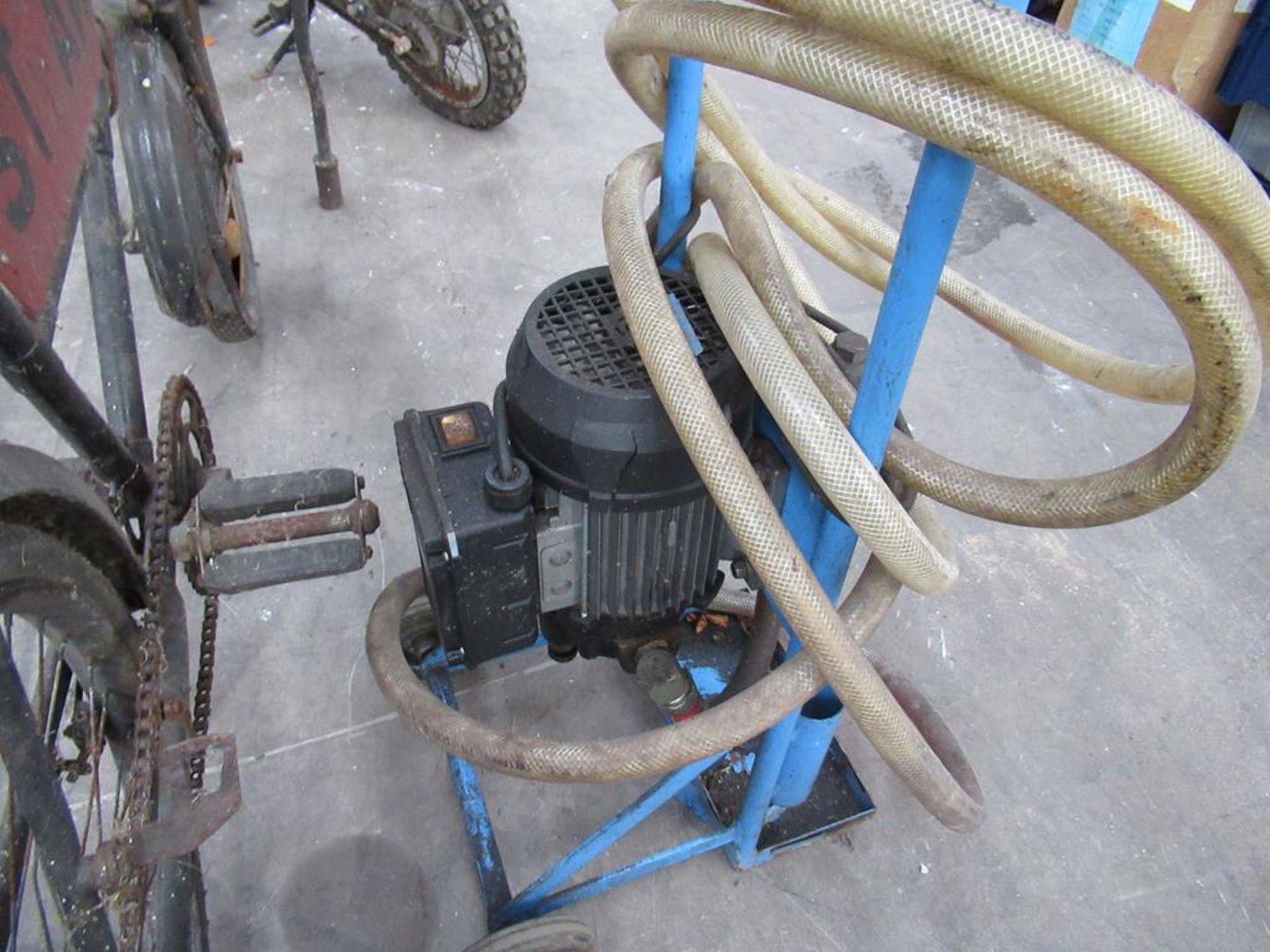 Trolley mounted 240V pump