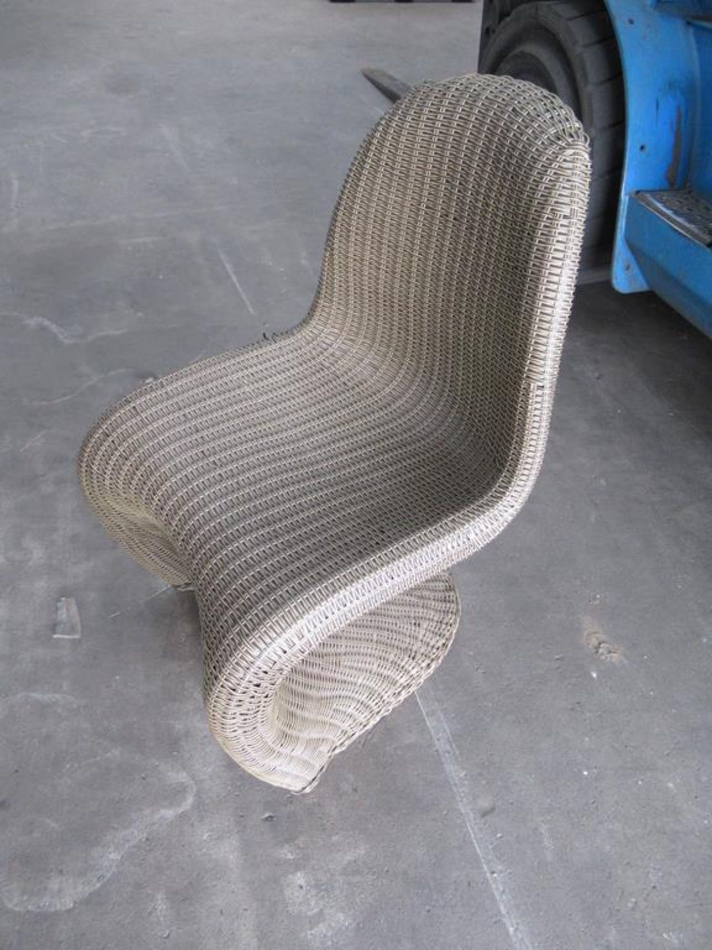 5 x wicker chairs