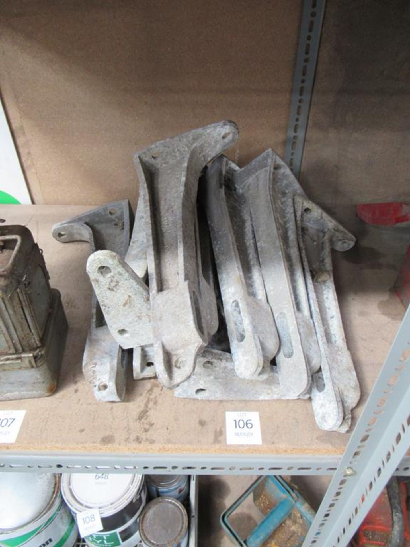 8 x metal shelf brackets