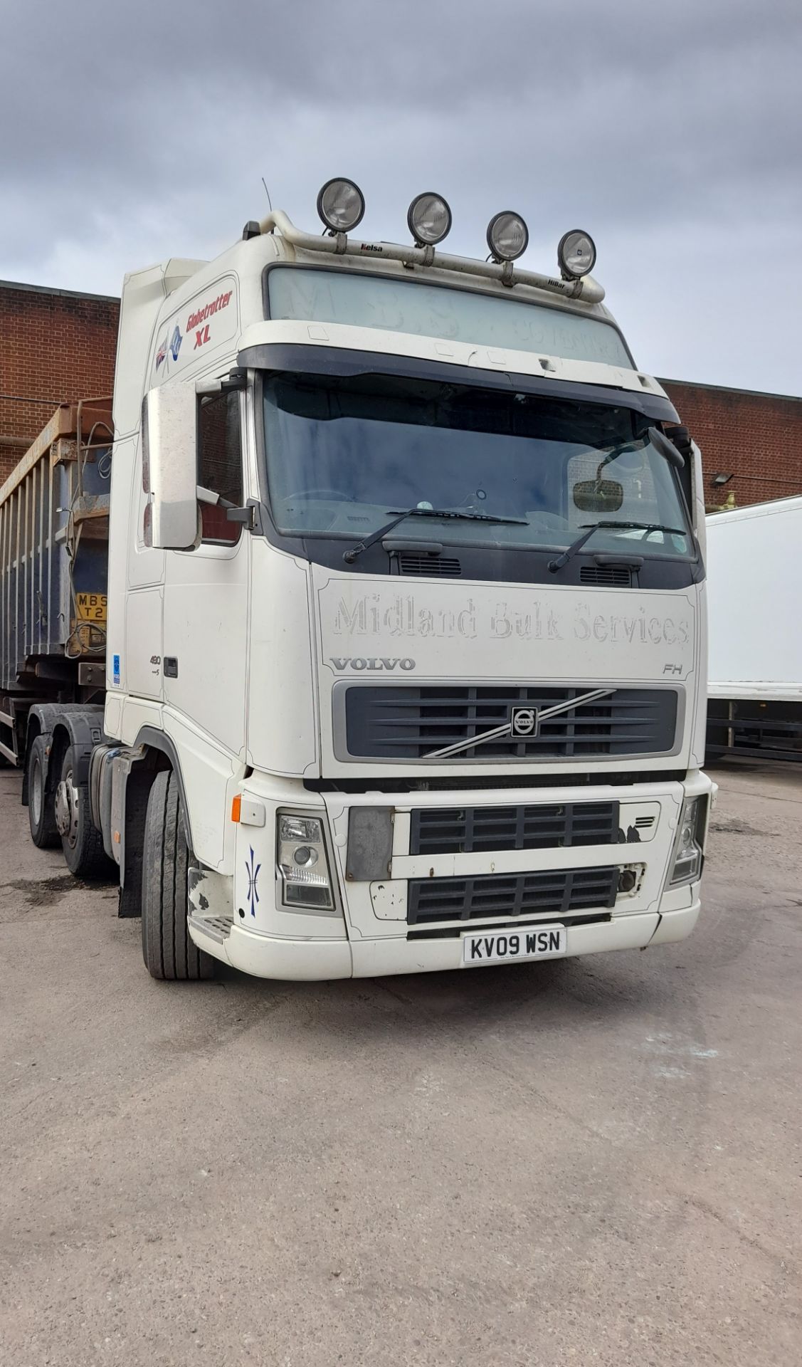 Volvo FH480 Euro 5 Globetrotter XL tractor unit, Reg KV09 WSN, DOR – 06/2009, V5 - TBC, MOT - May