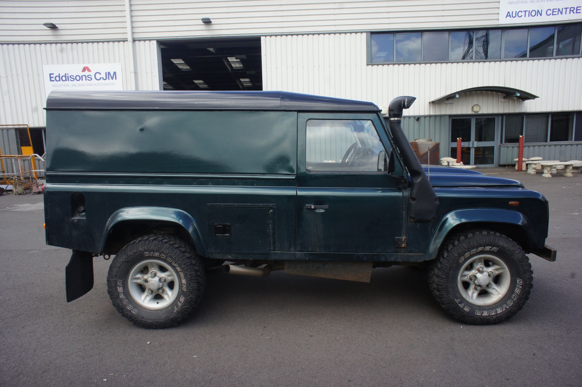 Land Rover Defender 110 Hard Top, 2402cc, 2007, Re - Image 9 of 39