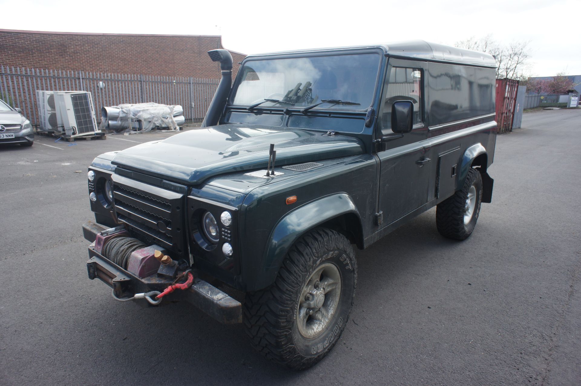 Land Rover Defender 110 Hard Top, 2402cc, 2007, Re - Image 4 of 39