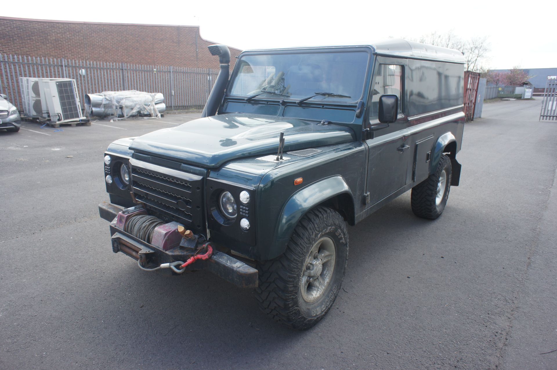 Land Rover Defender 110 Hard Top, 2402cc, 2007, Re - Image 3 of 39