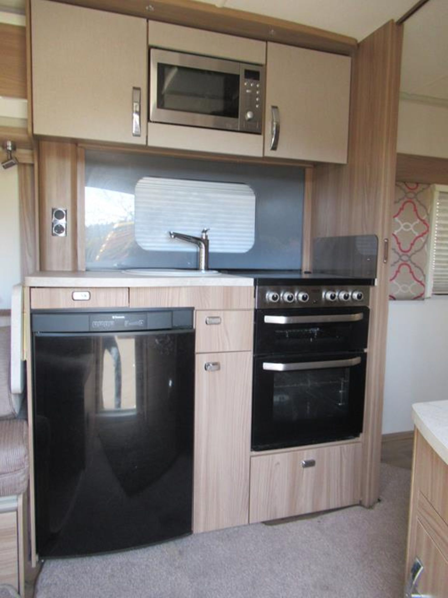 2015 Swift Challenger Sport 584 - 4 Berth Caravan - Image 15 of 47