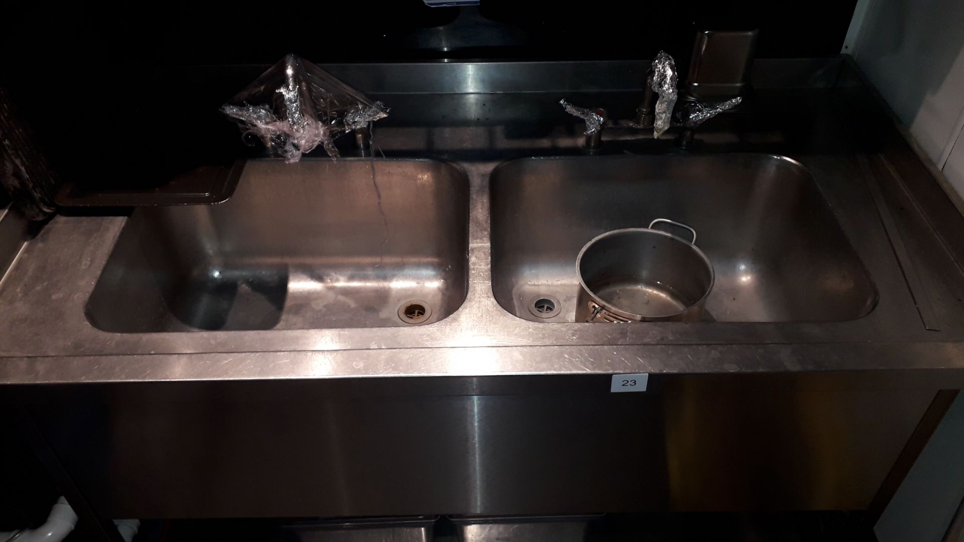 Stainless steel double deep Sink with grease shield GS1850 grease trap, serial number 208492 (2017) - Image 3 of 5