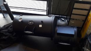 Oklahoma Joe’s Smokers charcoal Smoker BBQ on stand