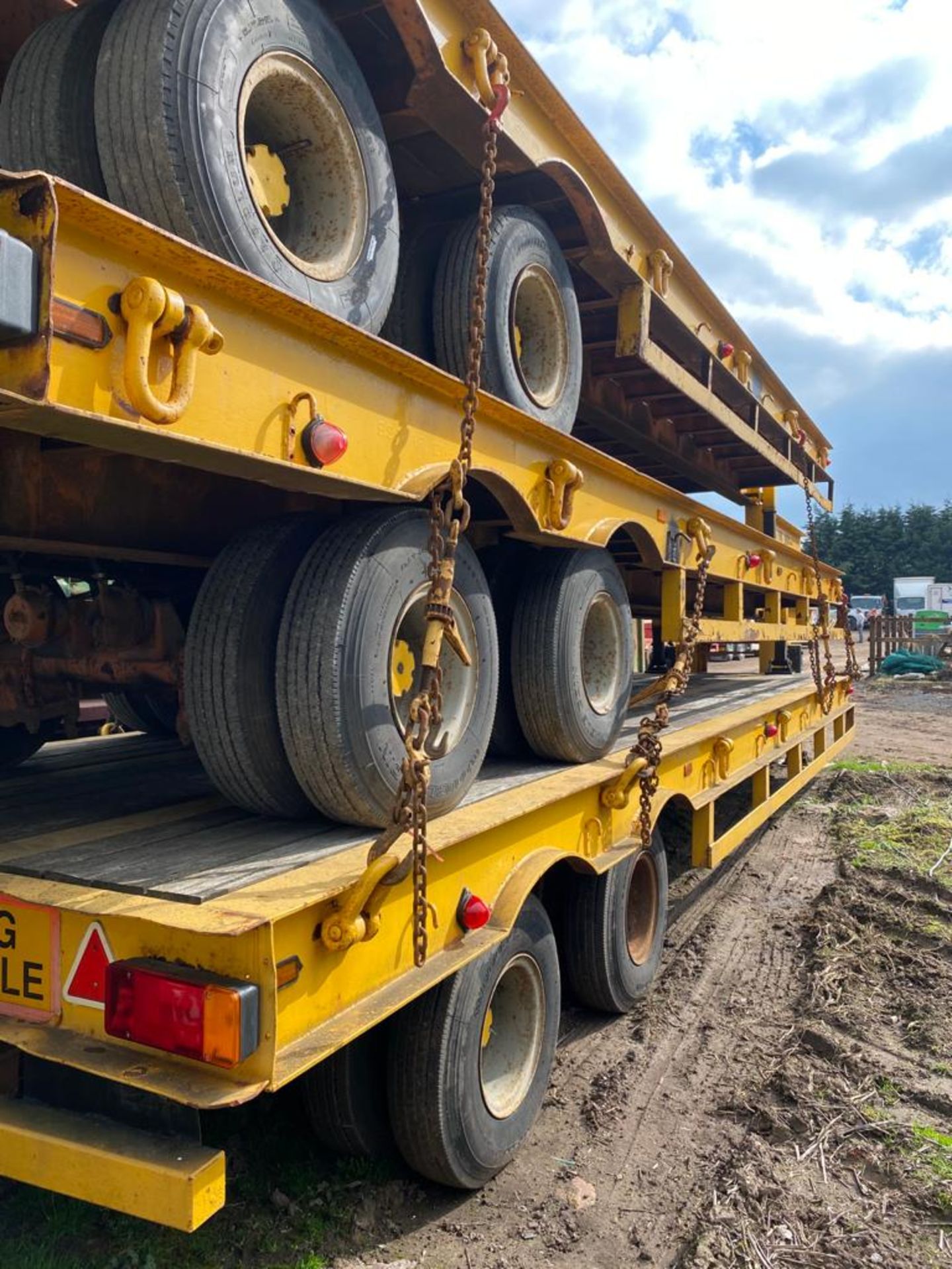 Heavy Duty Tandem Axle Semi Trailer 30T Capacity - Image 3 of 6