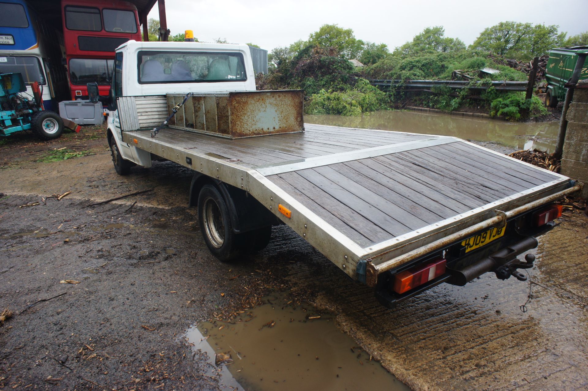 Ford Transit 350EF TDCi, LWB, recovery body (4.3m x 2.2m) with ramps, diesel, 2402cc, white, - Image 7 of 13